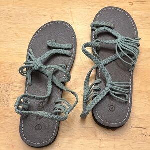Stylish Braided Sandals in Gray and Green